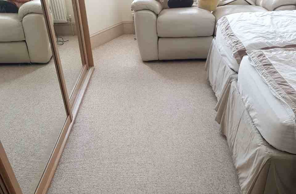 KT9 rental flat cleaners Chessington